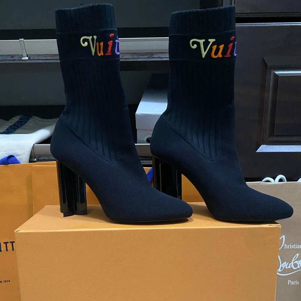Louis Vuitton silhouette ankle boots